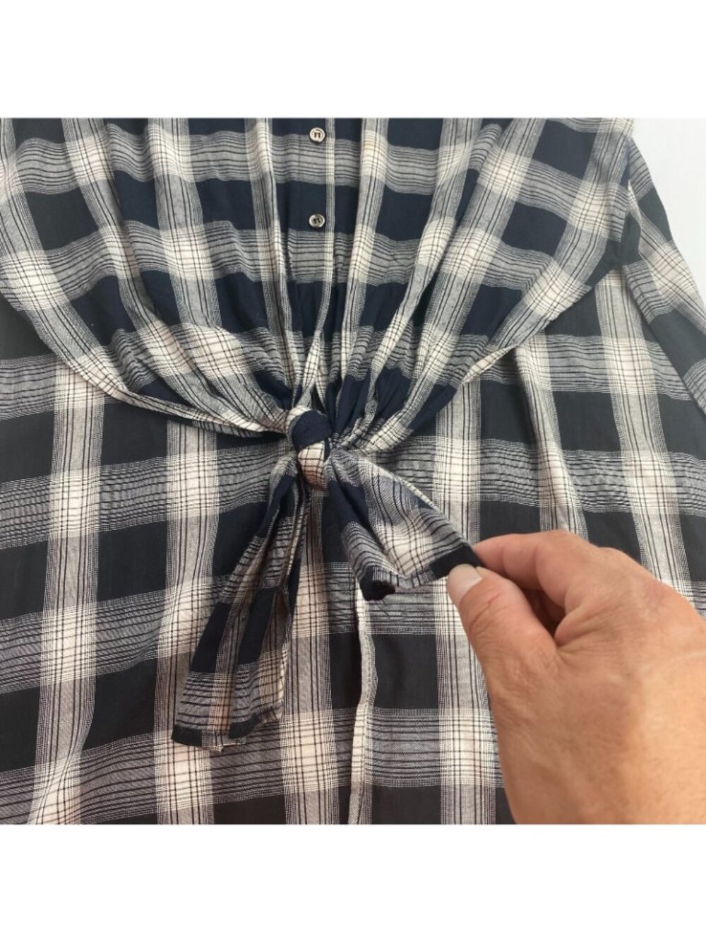 EVELYN Blue Women's Plaid Long Sleeve  Blouse Top Size Medium Lightweig Casual - Picture 8 of 10